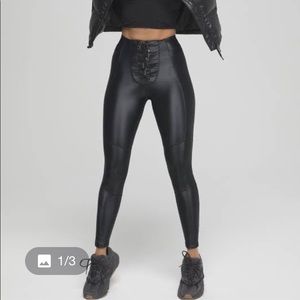 Good American bombshell leggings